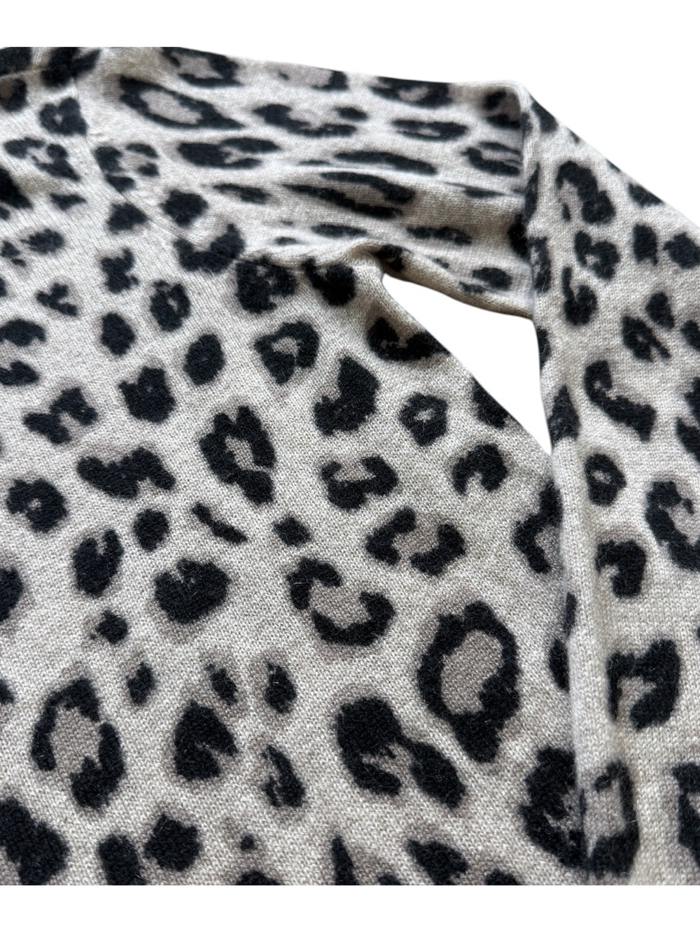Adrianna Papell 100% Cashmere Leopard Print Collared Layered Hem Sweater XS Cozy - Picture 3 of 9